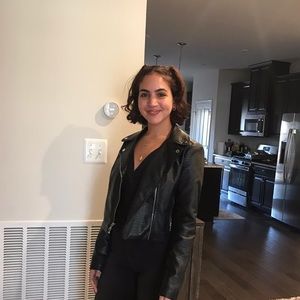 Meet your Posher, Nourhan